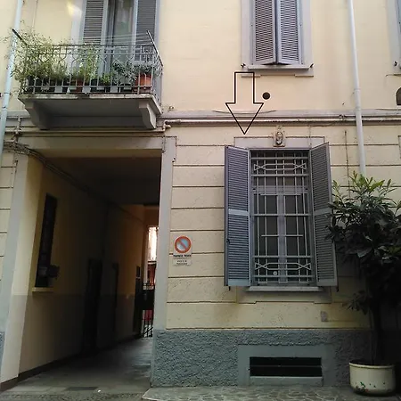 Loft Near The Metro Line Apartment Milan
